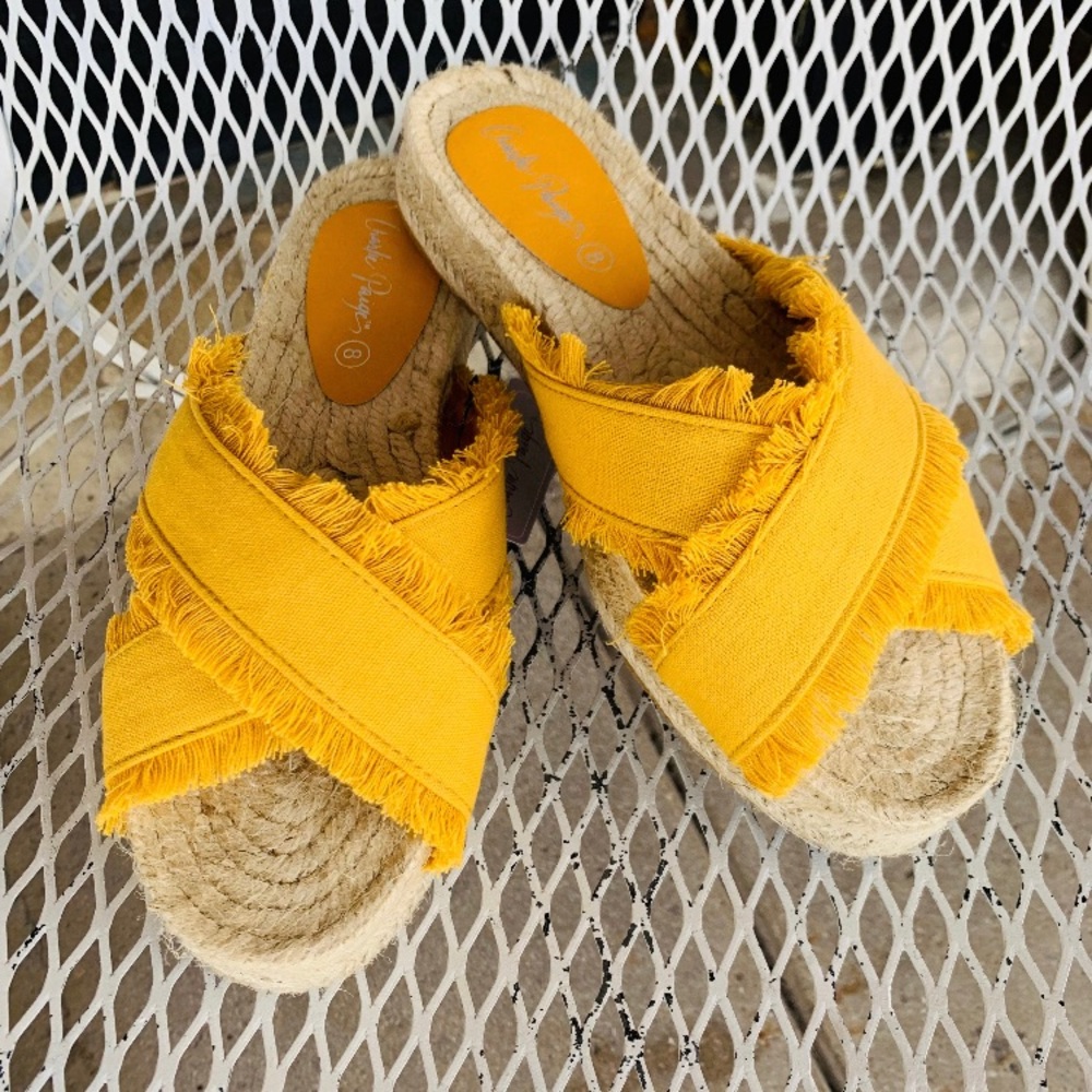 Charlie Paige yellow linen sandal